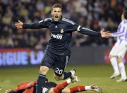 9you娱乐-狂飙之夜，布克孤星闪耀—山西鏖战山东，一战定乾坤