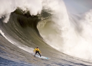 九游VIP-那一刻，黄鸭组合的逆天一击，当泰国队在日本队主场掀起惊涛骇浪