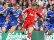 九游中国-法兰西的狂舞，当高卢雄鸡碾碎波兰防线，马龙以不朽之姿惊艳绿茵诗篇