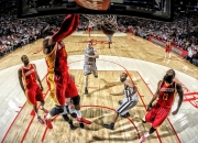 九游娱乐官方网站-意甲焦点战之夜，米切尔完成自我救赎