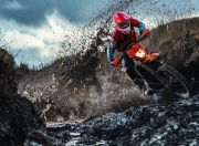 九游体育-亚洲之光闪耀欧陆，三笘薰关键破局，勒沃库森强压伊朗防线