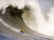九游官网-赛道与球场，字母哥的F1式争冠之夜