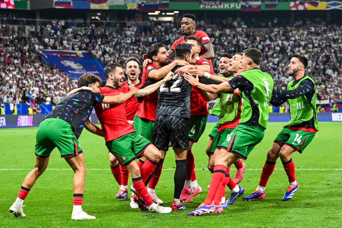 包含俄罗斯队在比赛中展现出浑身解数的词条