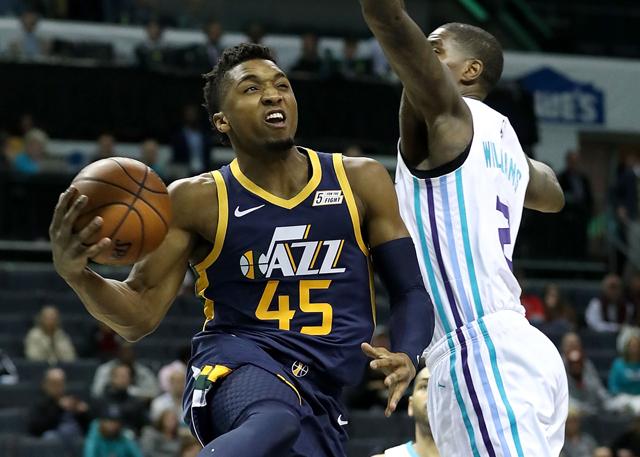 包含爵士主场连胜，气势如虹助力球队抗衡强队的词条