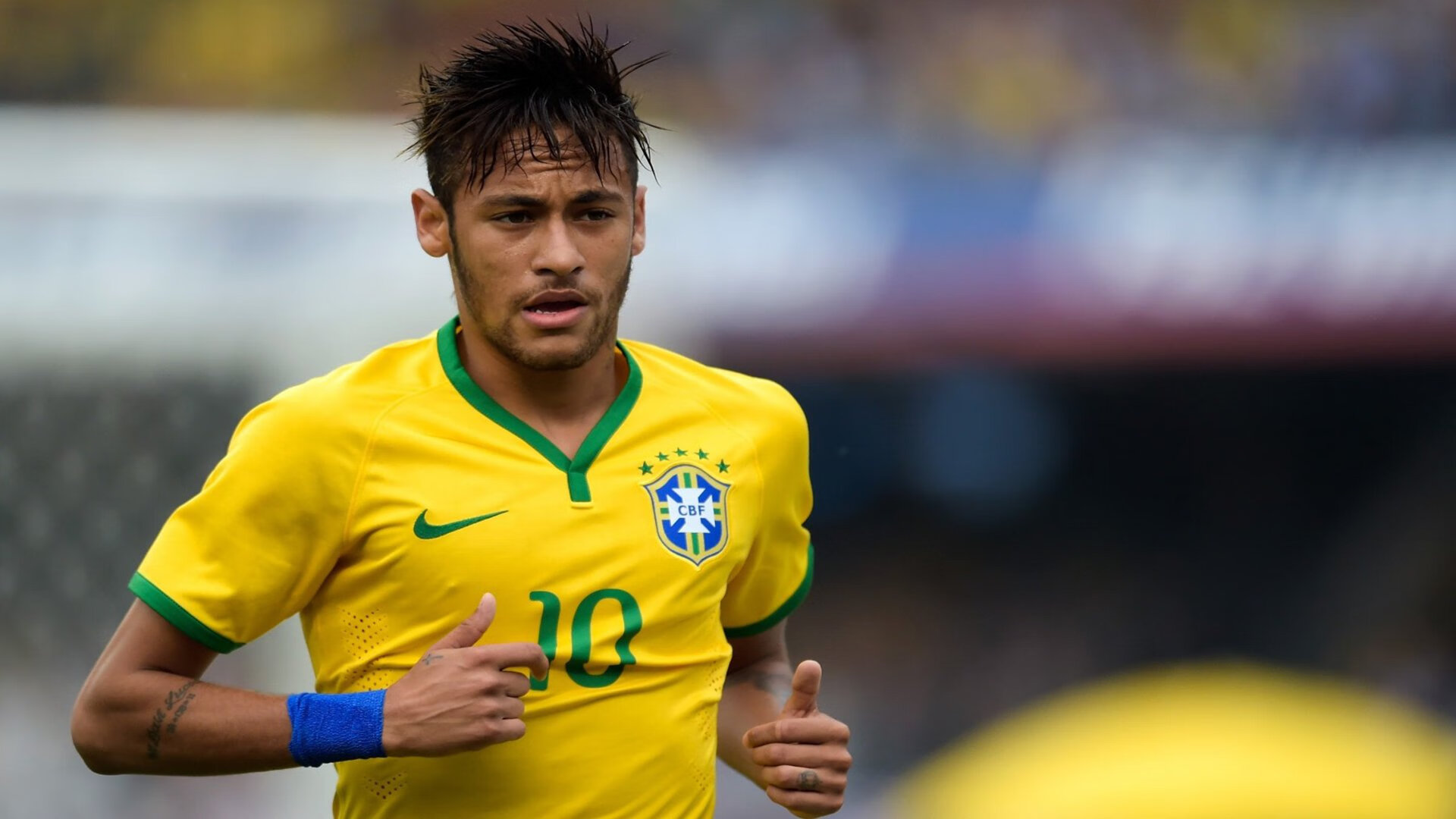 卢卡库大场面先生本色尽显，伊朗补时险胜加拿大演绎世界杯残酷美学